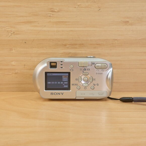 Sony Cyber-Shot DSC-P43 4.1MP Digital Camera / Compact Point and Shoot / Tested - Picture 2 of 6